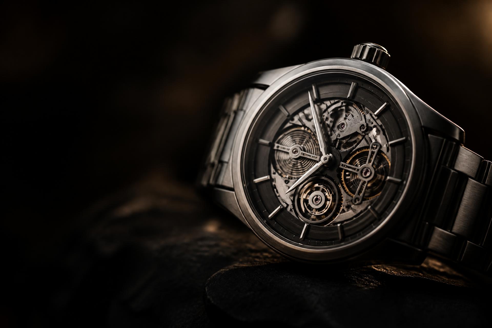 Reloj de inspiración premium en composición editorial